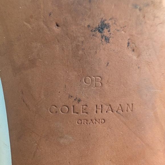 Cole Haan White and Cream Loafers Gold Flats Modern Prep Old Money Minimal Sz 9 - Picture 12 of 12